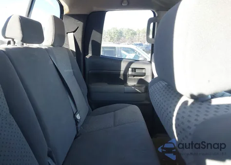 2010 Toyota Tundra Grade 4.6L V8 z USA, uszkodzony, nr VIN 5TFRM5F12AX015052